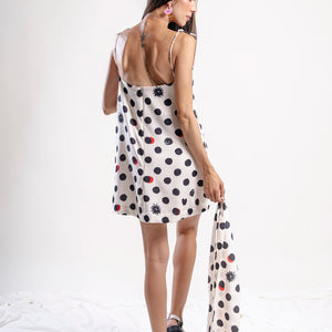 MINIVESTIDO ENTRE SOMBRAS