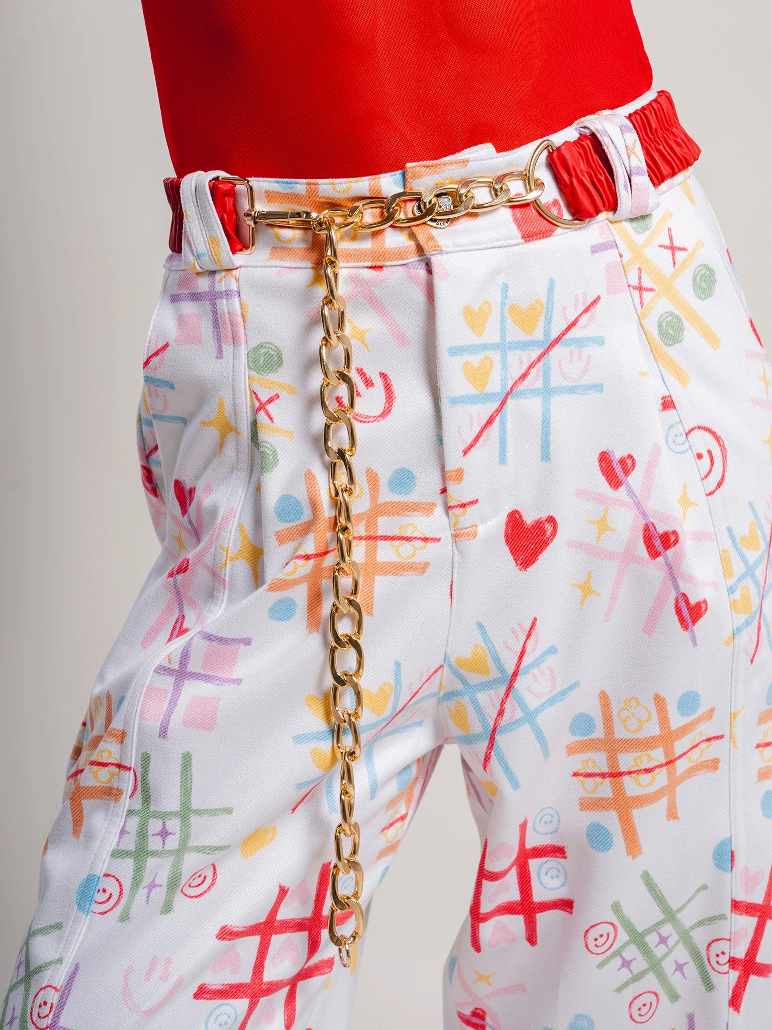 PANT BOTA PUÑO ENTRE RISAS Y TRAZOS