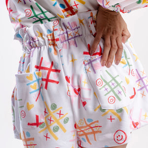 MINI SHORT ENTRE RISAS Y TRAZOS