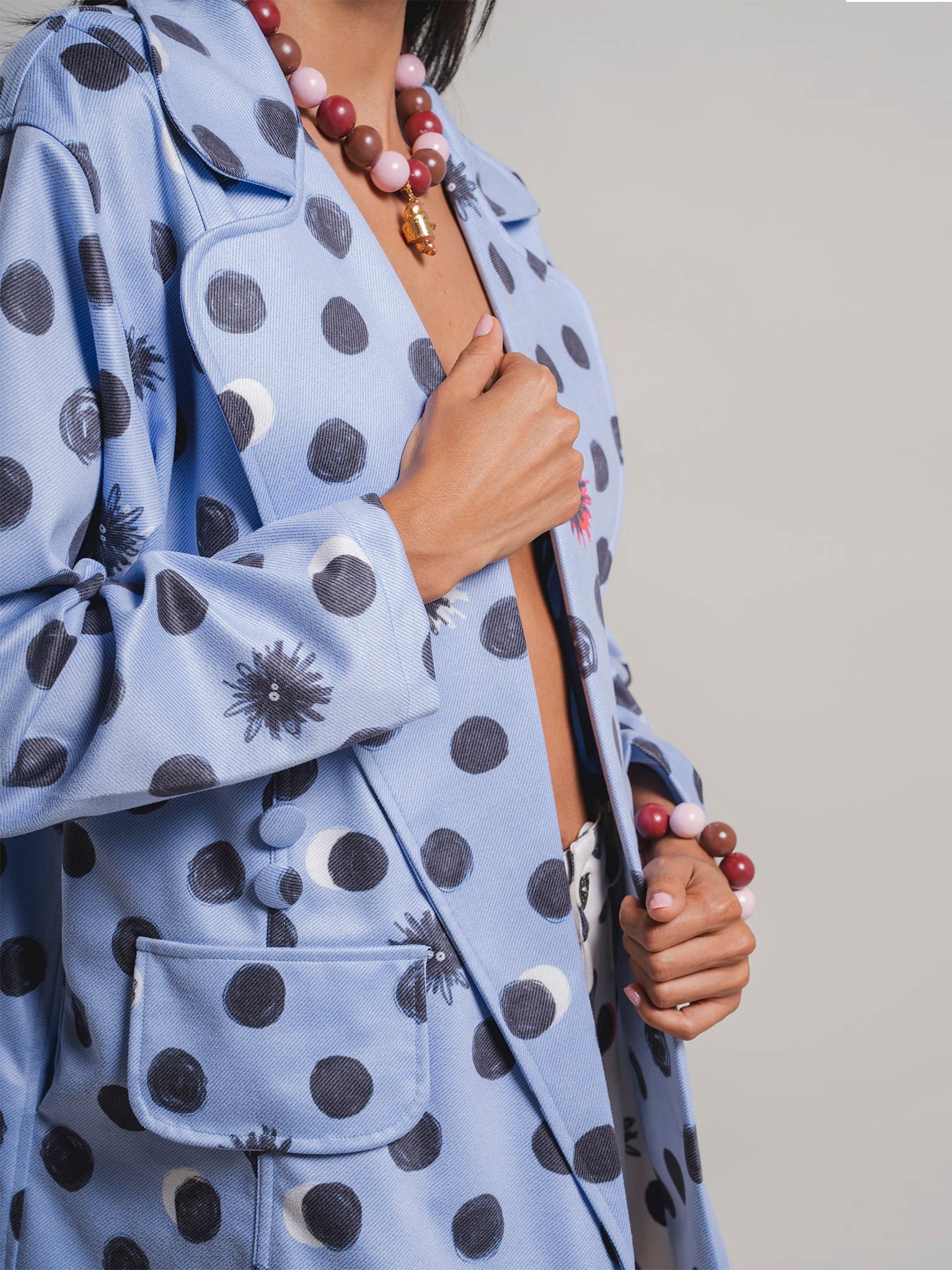 SOBRETODO ENTRE SOMBRAS