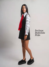 Vista lateral Camisa Manifiesto con bufanda roja - silueta oversize manga larga