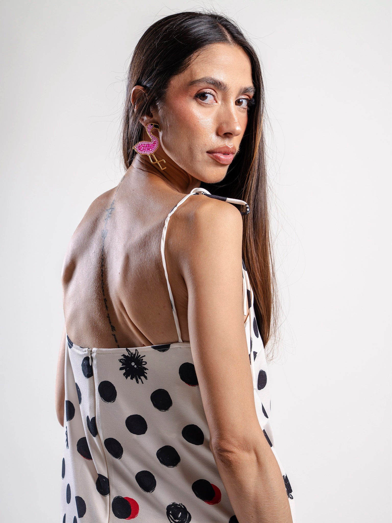 MINIVESTIDO ENTRE SOMBRAS