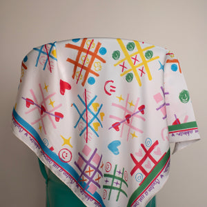 PAÑOLETA ENTRE RISAS Y TRAZOS