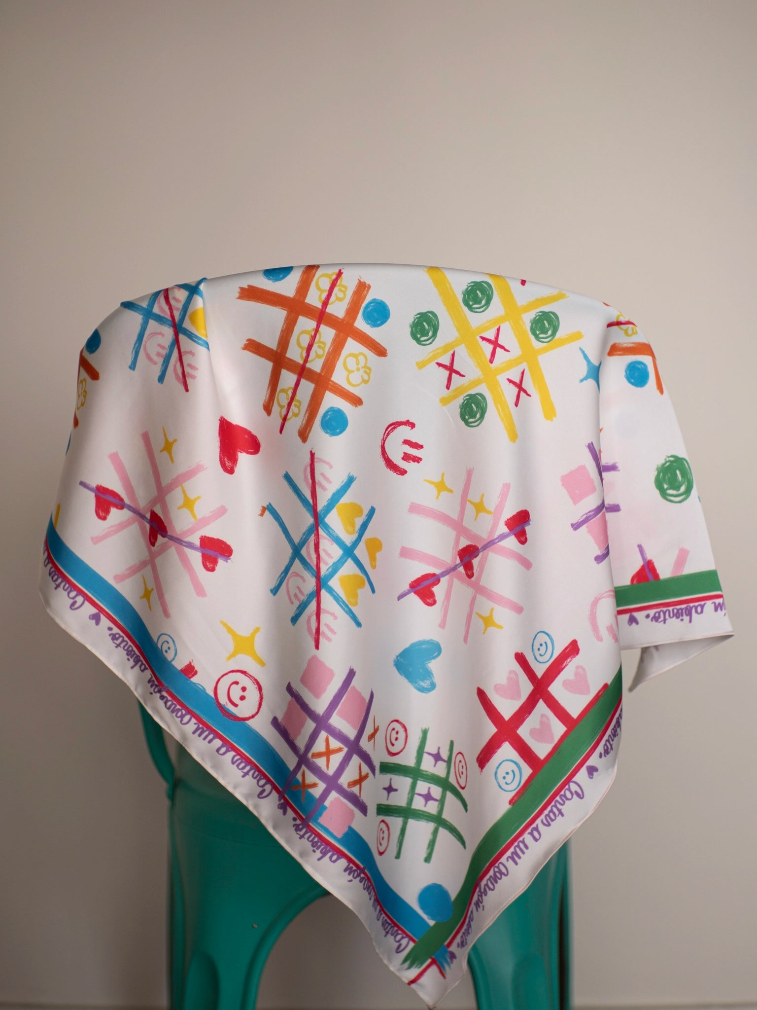 PAÑOLETA ENTRE RISAS Y TRAZOS