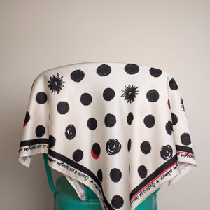 PAÑOLETA ENTRE SOMBRAS