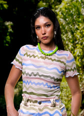 Blusa Malla Guardián del Río en malla semitransparente con estampado de ondas, vista frontal – Ale Ardila Studios