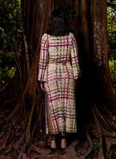 Vista de espalda del Vestido Victoria largo en tejido de punto – Ale Ardila Studios